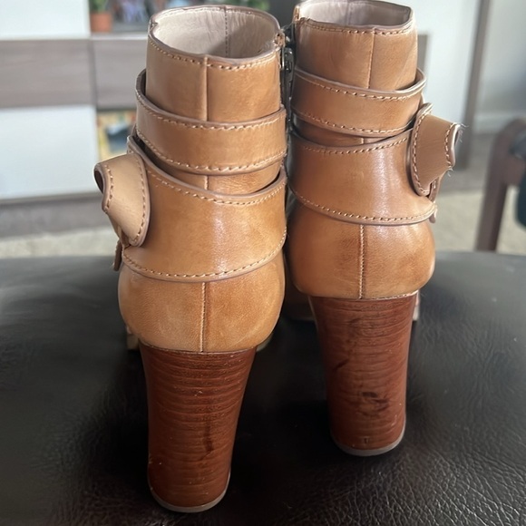 Tommy Bahama leather Liia Boots Size 7 - Picture 4 of 8